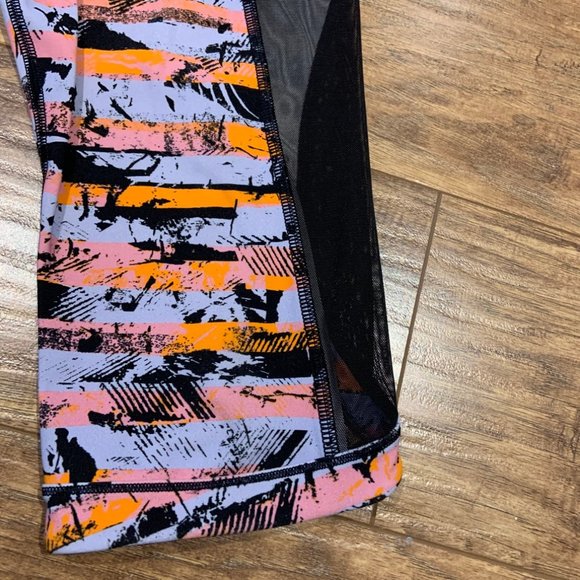 Lululemon colourful mesh side capri leggings - Picture 3 of 11